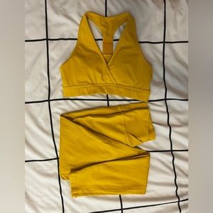 Full Set Alphalete Surface Path Laser Cut Bra & Leggings | Golden Hour Yellow XS